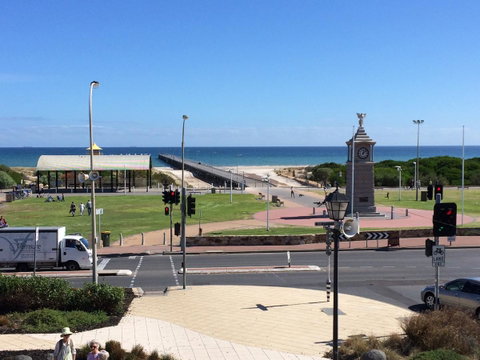 Adelaide - Semaphore Beach Front - Accommodation 4U 25