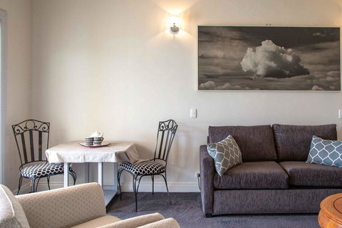 Angaston House - Accommodation 4U 8