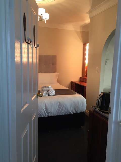 Angaston House - Accommodation 4U 6