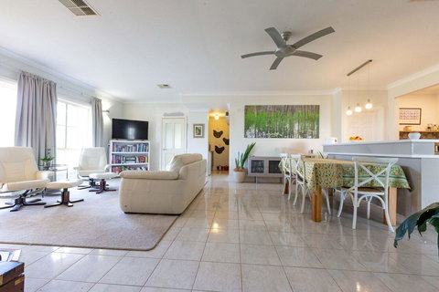 Angaston House - Accommodation 4U 1