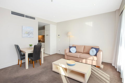 Pier Luxury Apartments - Accommodation 4U 11