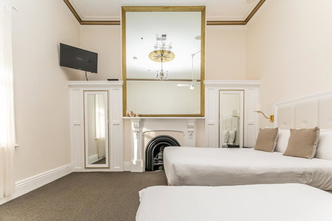 Seawall Apartments - Accommodation 4U 5