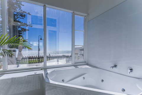 Seawall Apartments - Accommodation 4U 4