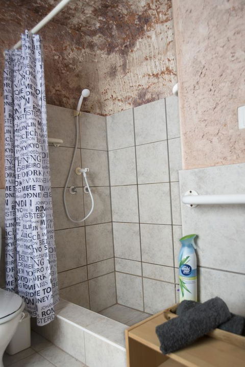 Ali\'s Underground Studio - Accommodation 4U 11