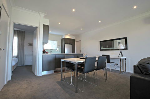Adelaide DressCircle Apartments - Archer Street - Accommodation 4U 8