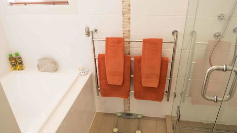 Rezare House Bed & Breakfast - Accommodation 4U 25