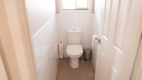 Rezare House Bed & Breakfast - Accommodation 4U 23