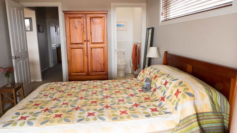 Rezare House Bed & Breakfast - Accommodation 4U 14