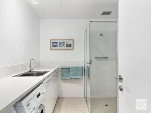 Breeze Beachfront Apartment - Accommodation 4U 38