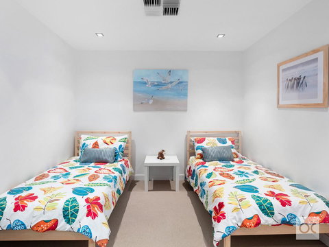 Breeze Beachfront Apartment - Accommodation 4U 28