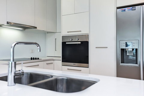 Breeze Beachfront Apartment - Accommodation 4U 8