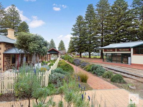 Breeze Beachfront Apartment - Accommodation 4U 35