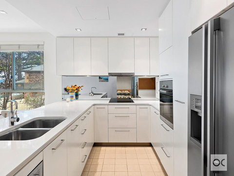 Breeze Beachfront Apartment - Accommodation 4U 39