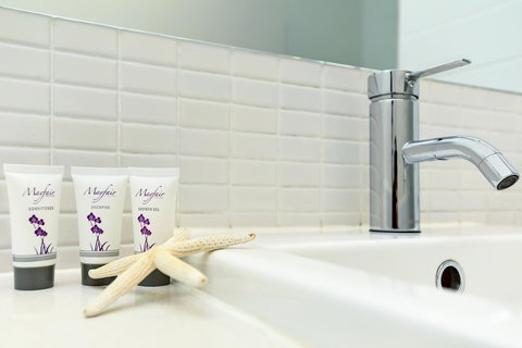 Breeze Beachfront Apartment - Accommodation 4U 20