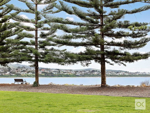 Breeze Beachfront Apartment - Accommodation 4U 31