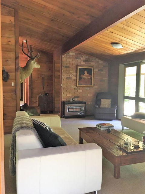 Hilltop - Accommodation 4U 4