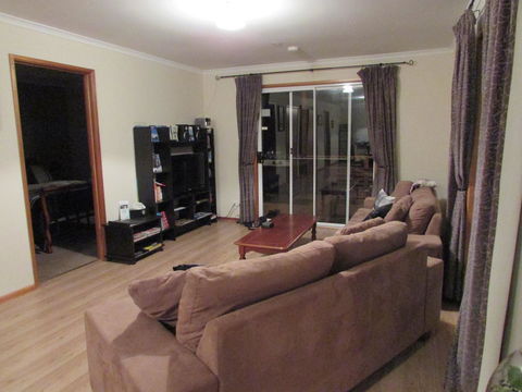 Lazy Days Cottage - Victor Harbor - Accommodation 4U 16