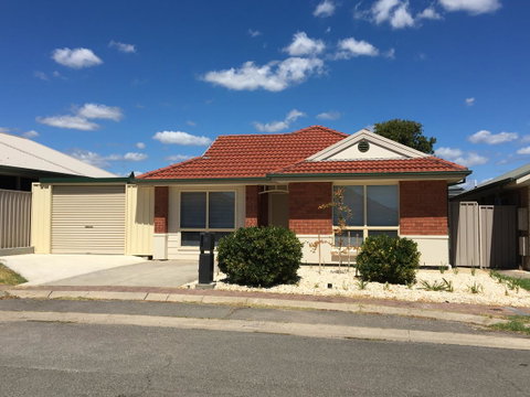 Windsor Gardens Home - Accommodation 4U 18