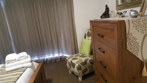 Jacaranda Homestay - Accommodation 4U 10