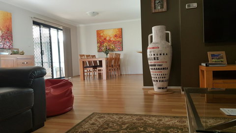 Jacaranda Homestay - Accommodation 4U 5