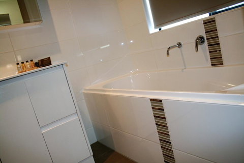 Jacaranda Homestay - Accommodation 4U 16