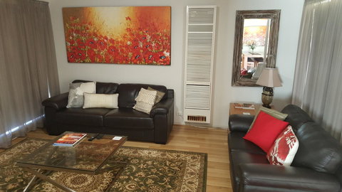 Jacaranda Homestay - Accommodation 4U 7