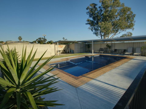 DBJ Holiday Units - Accommodation 4U 2