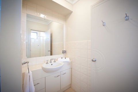 The Bluff Resort Apartments - Accommodation 4U 43