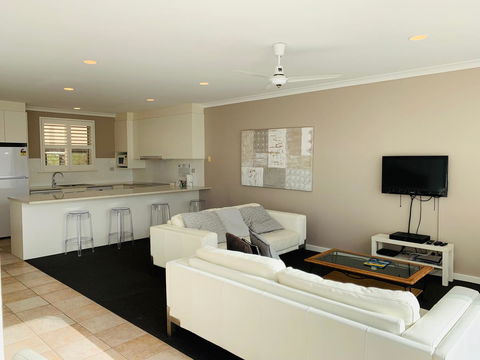 The Bluff Resort Apartments - Accommodation 4U 6