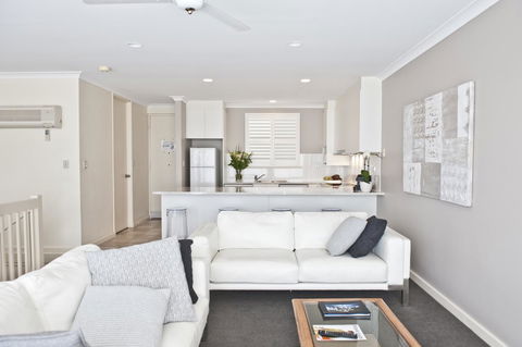 The Bluff Resort Apartments - Accommodation 4U 40