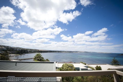 The Bluff Resort Apartments - Accommodation 4U 39