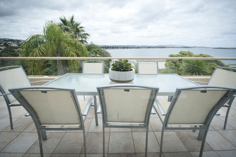 The Bluff Resort Apartments - Accommodation 4U 35