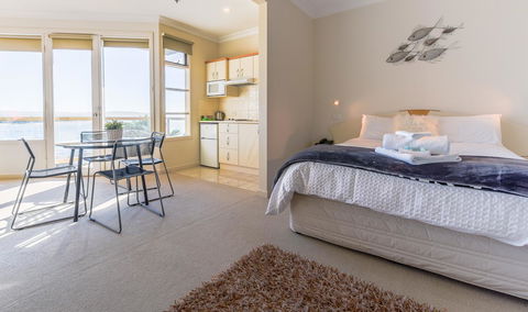 The Bluff Resort Apartments - Accommodation 4U 10