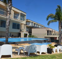 The Bluff Resort Apartments - Accommodation 4U