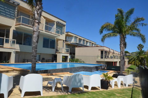 The Bluff Resort Apartments - Accommodation 4U 0