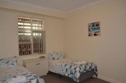The Bluff Resort Apartments - Accommodation 4U 18