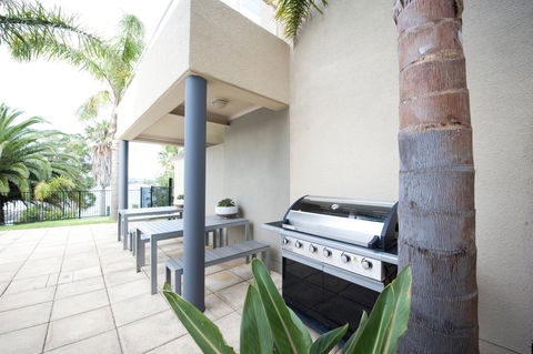 The Bluff Resort Apartments - Accommodation 4U 34