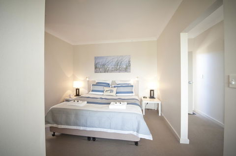 The Bluff Resort Apartments - Accommodation 4U 32