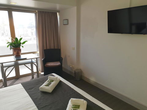 Nightcap At Hotel Victor - Accommodation 4U 5