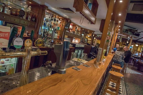 Mick O\'Sheas - Accommodation 4U 11