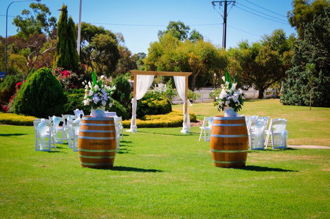 Mick O\'Sheas - Accommodation 4U 12