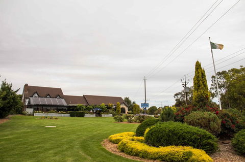 Mick O\'Sheas - Accommodation 4U 35