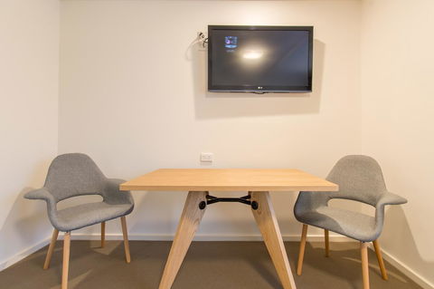 Mick O\'Sheas - Accommodation 4U 13