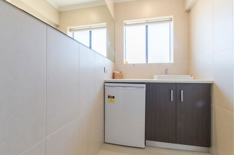 Mick O\'Sheas - Accommodation 4U 27