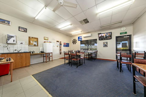 Border Village Roadhouse - Accommodation 4U 12