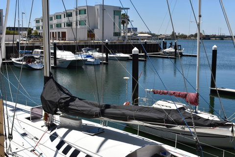 Breakwater Apartment - Accommodation 4U 6