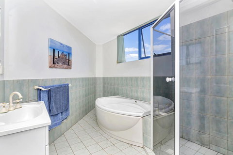 Sail Away - Accommodation 4U 11