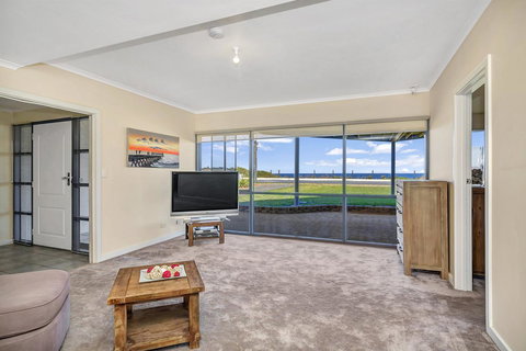 Sail Away - Accommodation 4U 12