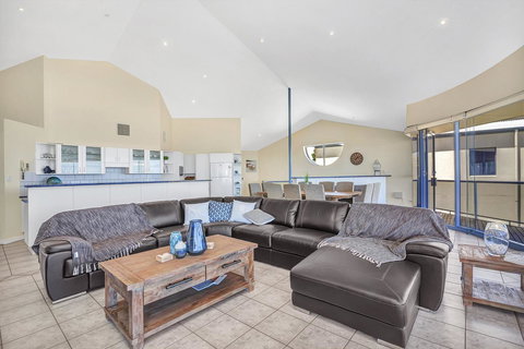 Sail Away - Accommodation 4U 5