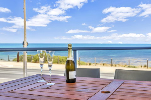 Sail Away - Accommodation 4U 2